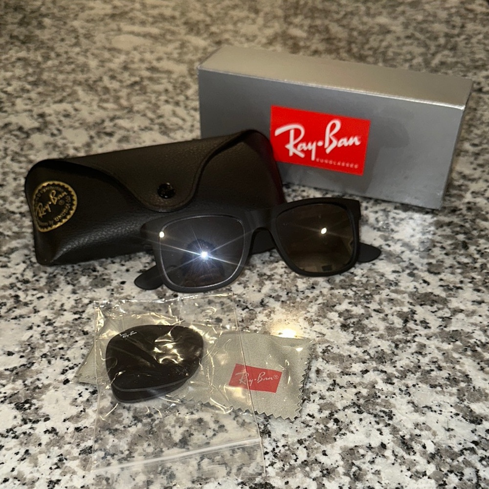 Ray-Ban Classic Black Sunglasses with Case